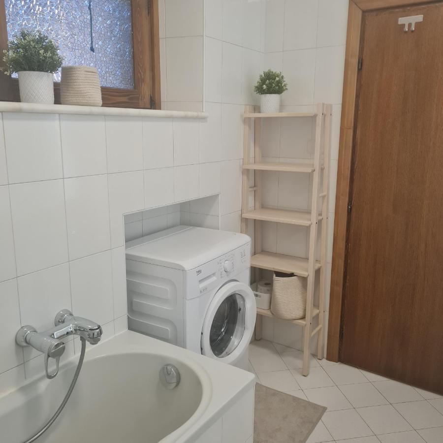 Pile House Apartment Isolaccia Luaran gambar