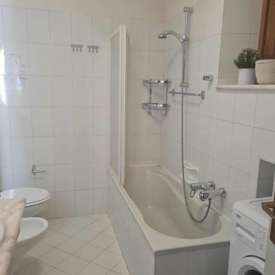 Pile House Apartment Isolaccia Luaran gambar